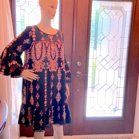 Lux11 Bohemian Red & Black Dress with layered ruffle bell sleeves size 4 - Picture 5 of 13